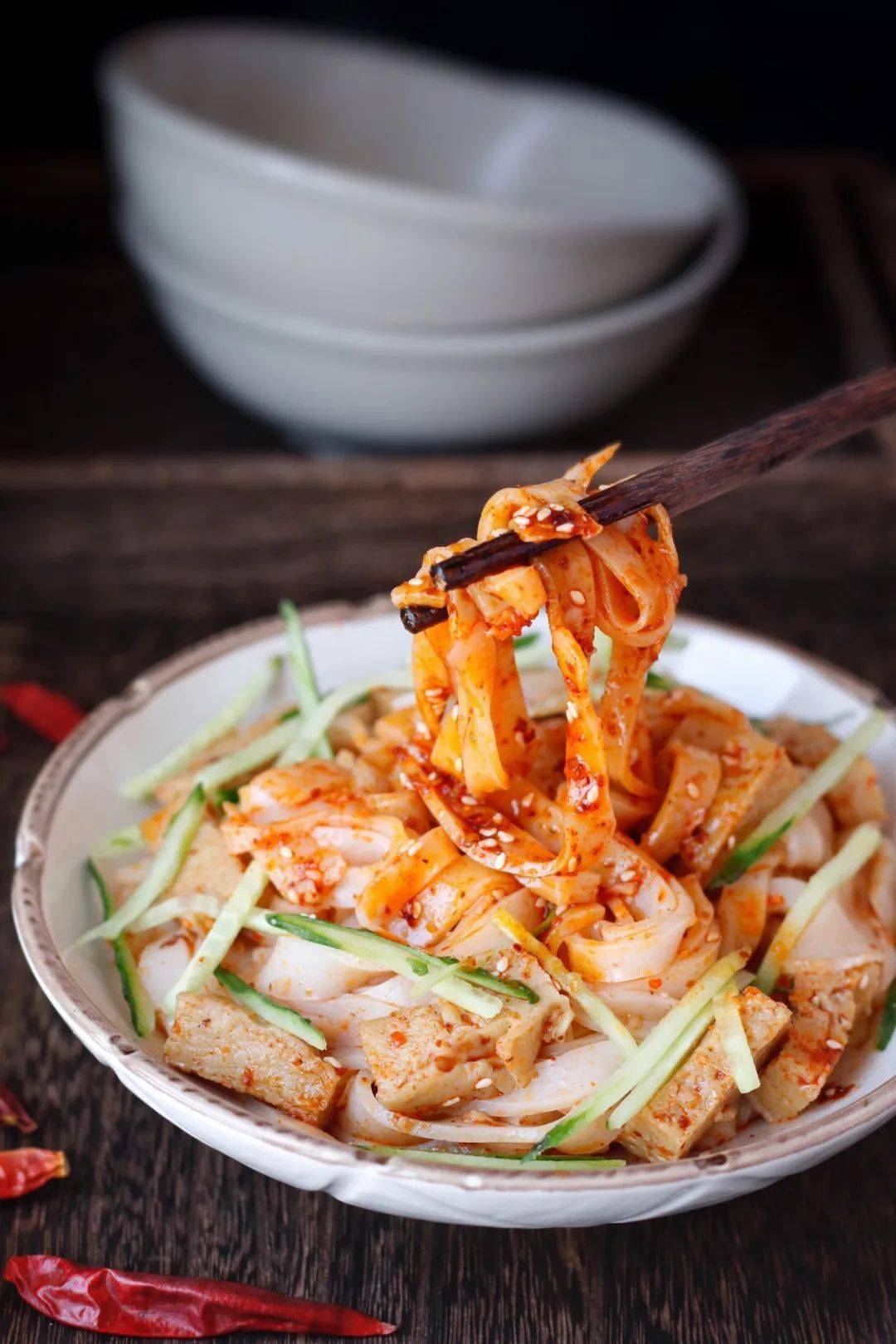 在家自制涼皮，簡單又干凈，看著都流口水